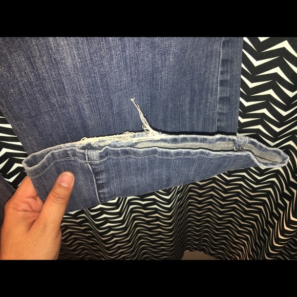 Used women’s Mossimo Jeans - Picture 4 of 6